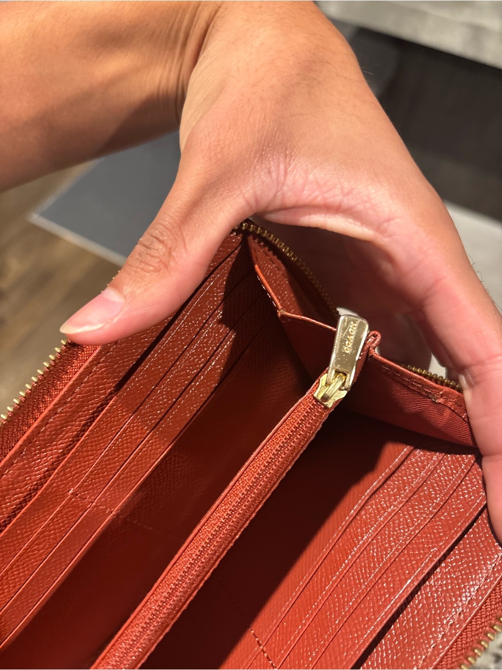 Coach Zip-Around Wallet in Rich Tan Leather with Gold Logo - Picture 5 of 11